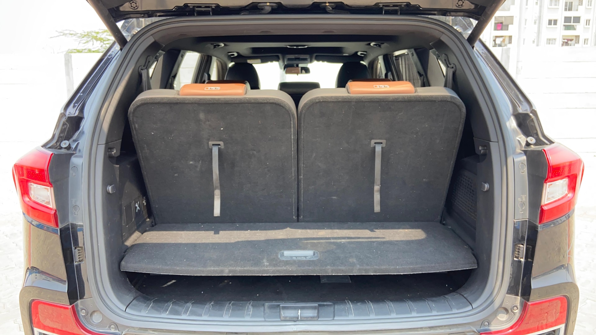 View 2019 Mahindra Alturas G4 4WD AT Image 7 Used 2019 Mahindra Alturas G4 4WD AT Image 7