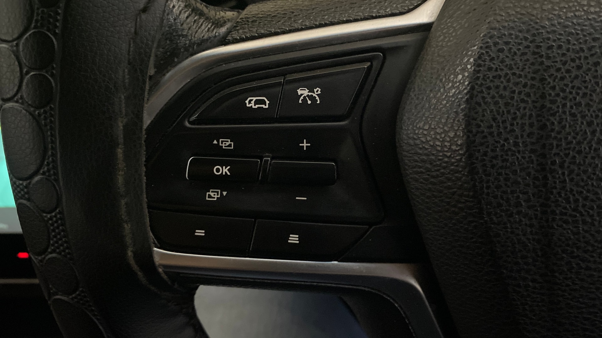 View 2024 MG Hector Plus Savvy Pro 7 Seater CVT Petrol Image 3 Used 2024 MG Hector Plus Savvy Pro 7 Seater CVT Petrol Image 3