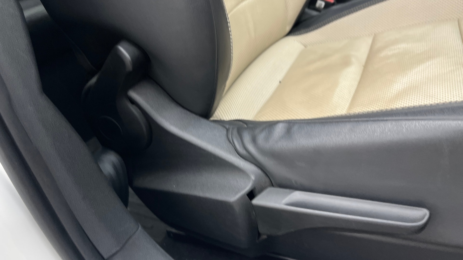 View 2023 Volkswagen Virtus Topline 1.0 TSI MT Image 18 Used 2023 Volkswagen Virtus Topline 1.0 TSI MT Image 18