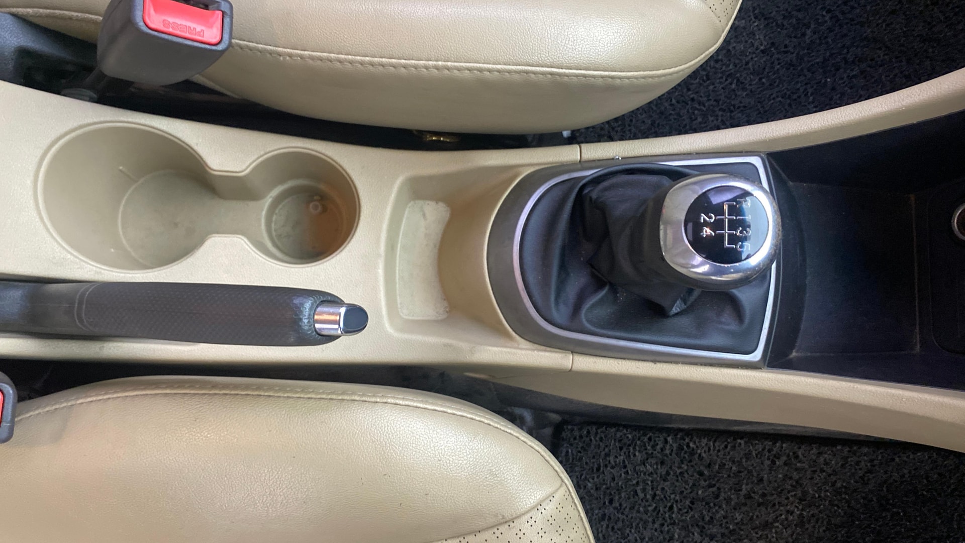 View 2016 Hyundai Verna 1.6 VTVT SX Image 38 Used 2016 Hyundai Verna 1.6 VTVT SX Image 38