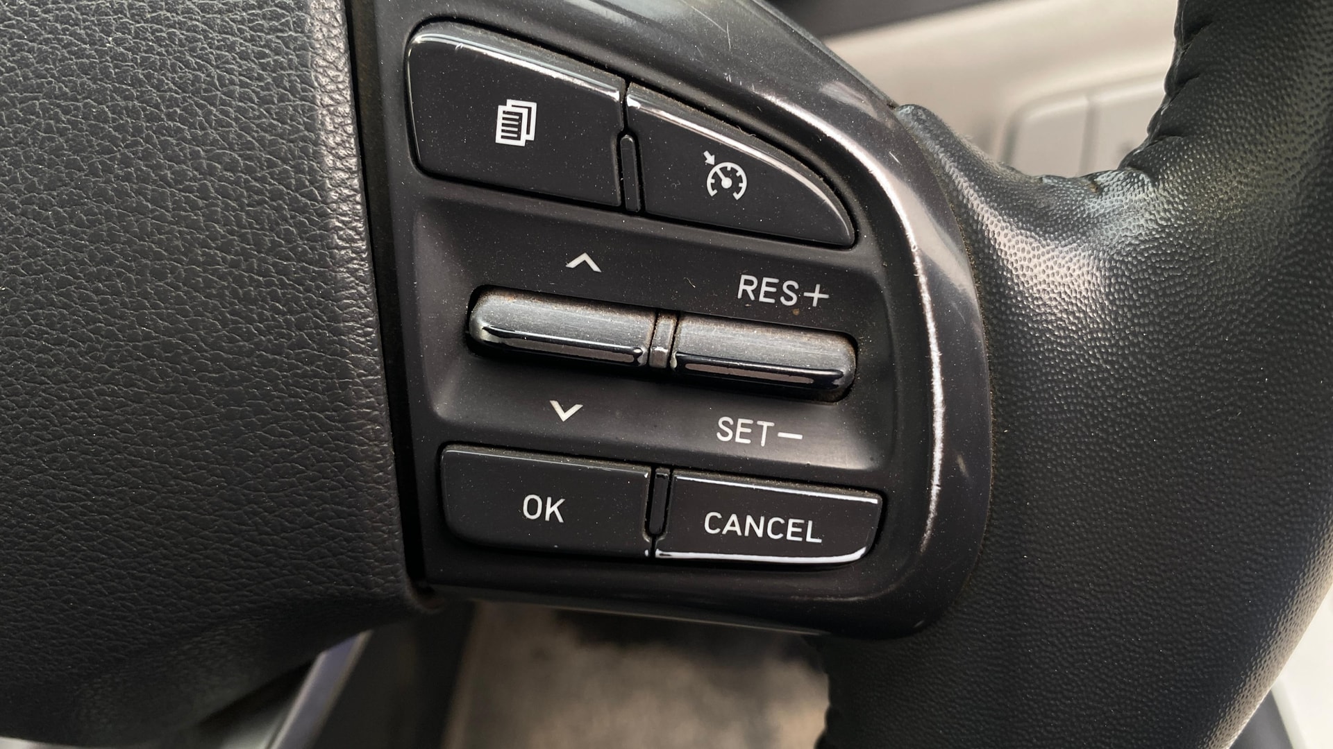 View 2023 Hyundai Grand i10 Nios Asta Petrol Image 3 Used 2023 Hyundai Grand i10 Nios Asta Petrol Image 3
