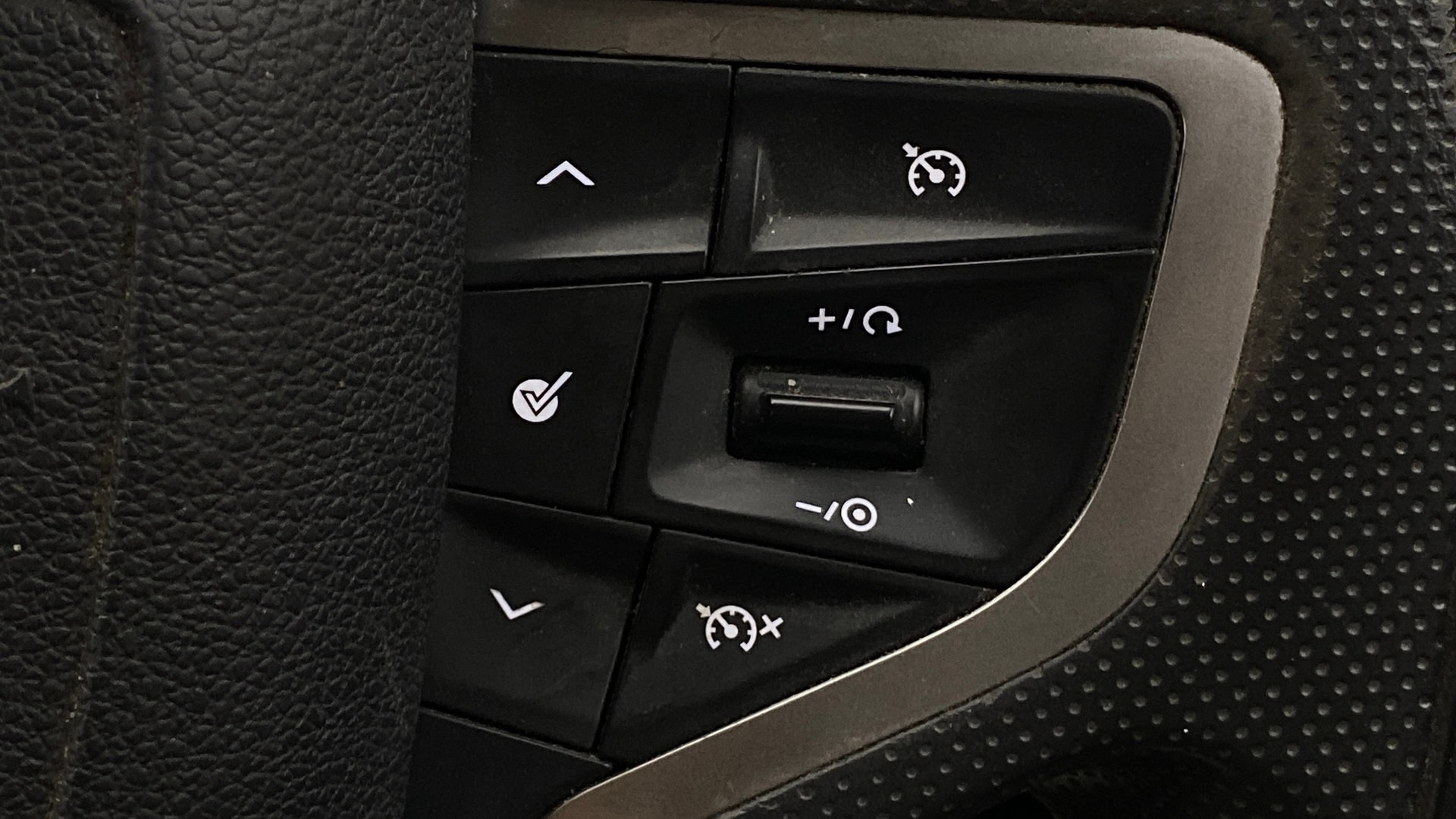 View 2021 Tata Harrier XE Image 3 Used 2021 Tata Harrier XE Image 3
