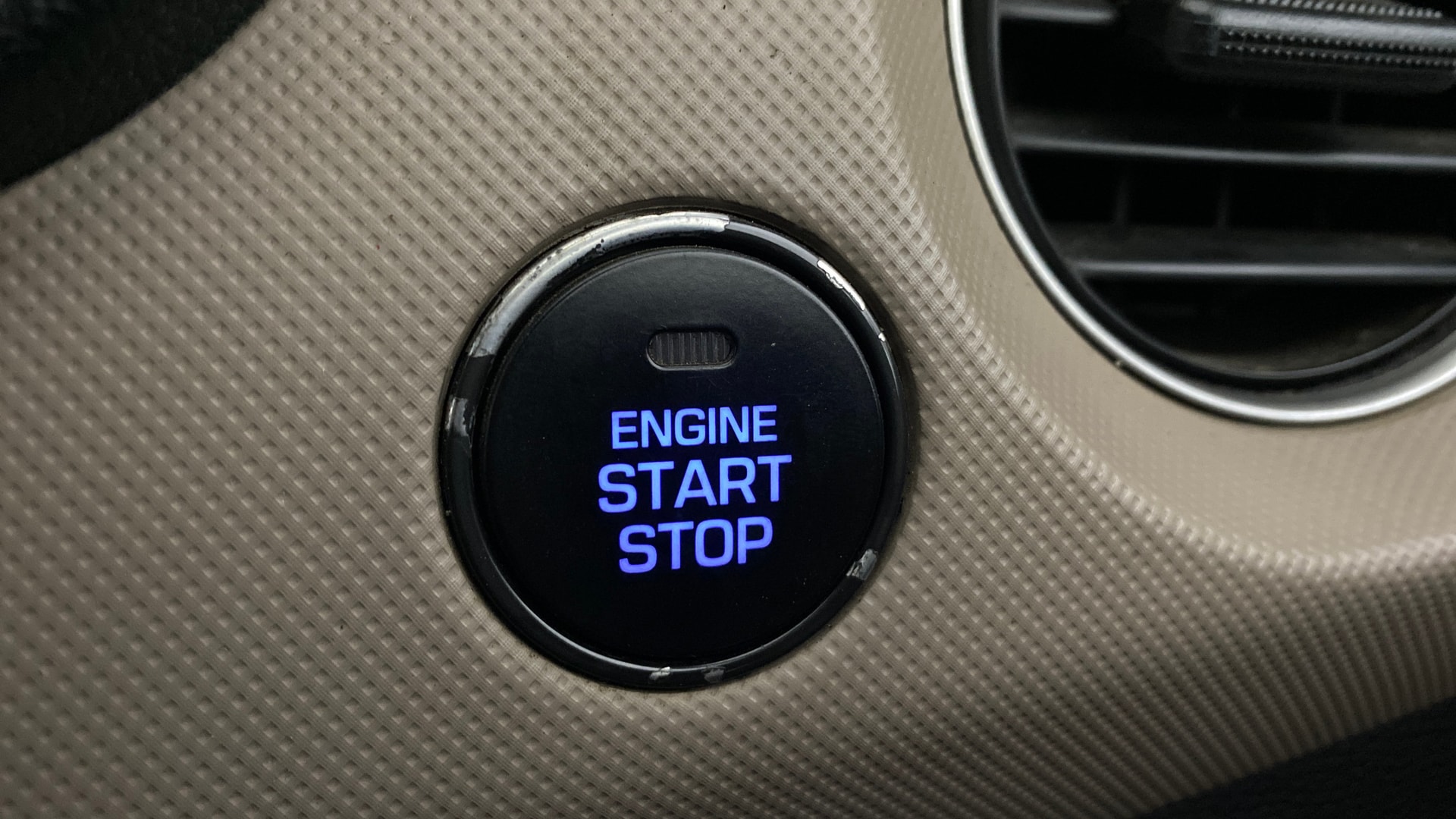 View 2014 Hyundai Xcent SX Petrol Image 38 Used 2014 Hyundai Xcent SX Petrol Image 38