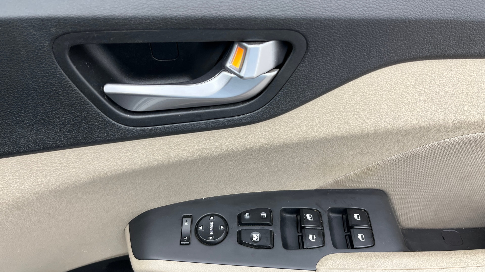 View 2022 Hyundai Verna 1.5 VTVT S Plus MT Image 33 Used 2022 Hyundai Verna 1.5 VTVT S Plus MT Image 33