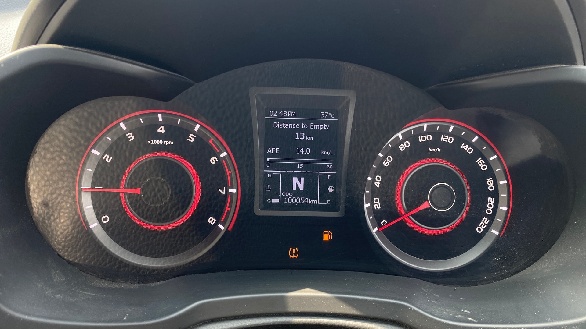 View 2019 Mahindra XUV300 W4 Petrol BS IV Image 37 Used 2019 Mahindra XUV300 W4 Petrol BS IV Image 37