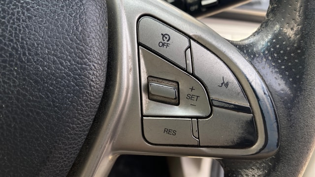 View Mahindra XUV300 Image 3 Used Mahindra XUV300 Image 3