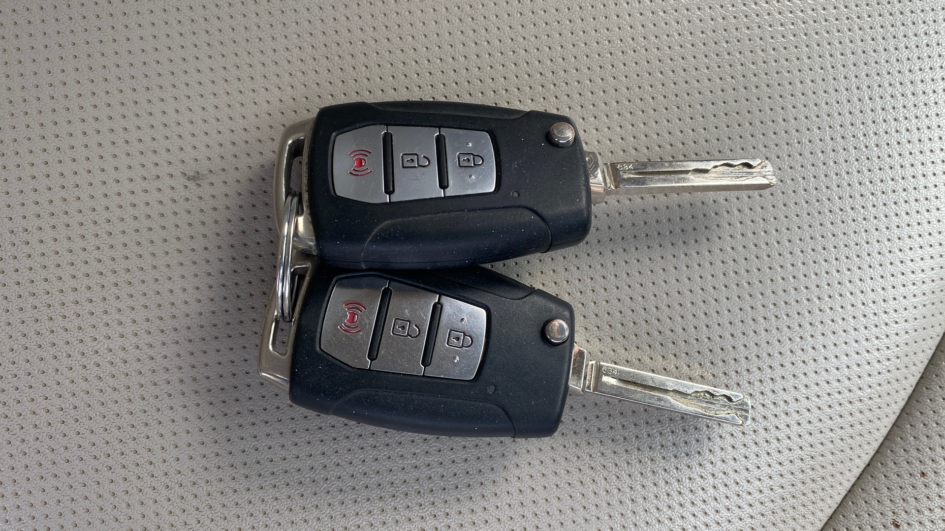 View 2019 Mahindra XUV300 W4 Petrol BS IV Image 29 Used 2019 Mahindra XUV300 W4 Petrol BS IV Image 29