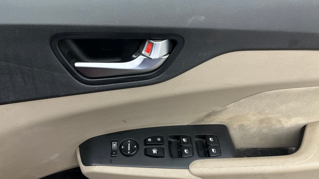 View Hyundai Verna Image 34 Used Hyundai Verna Image 34