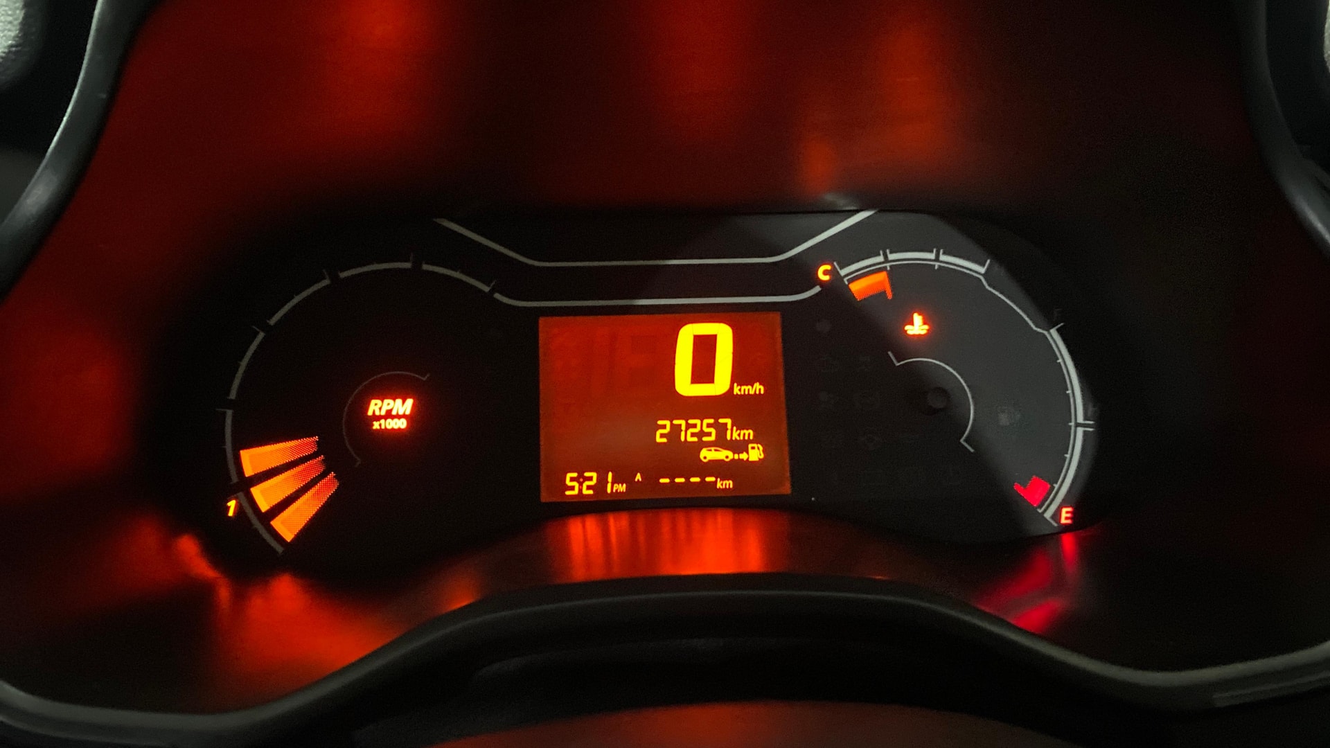 View 2020 Renault Triber RXE Image 35 Used 2020 Renault Triber RXE Image 35