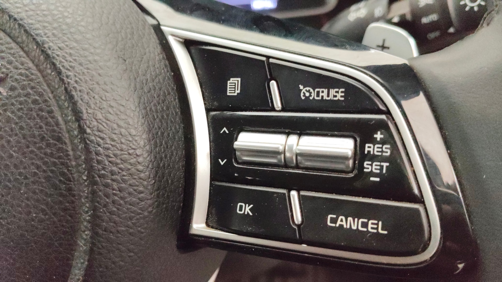 View 2022 Kia Sonet HTX DCT Petrol Image 3 Used 2022 Kia Sonet HTX DCT Petrol Image 3
