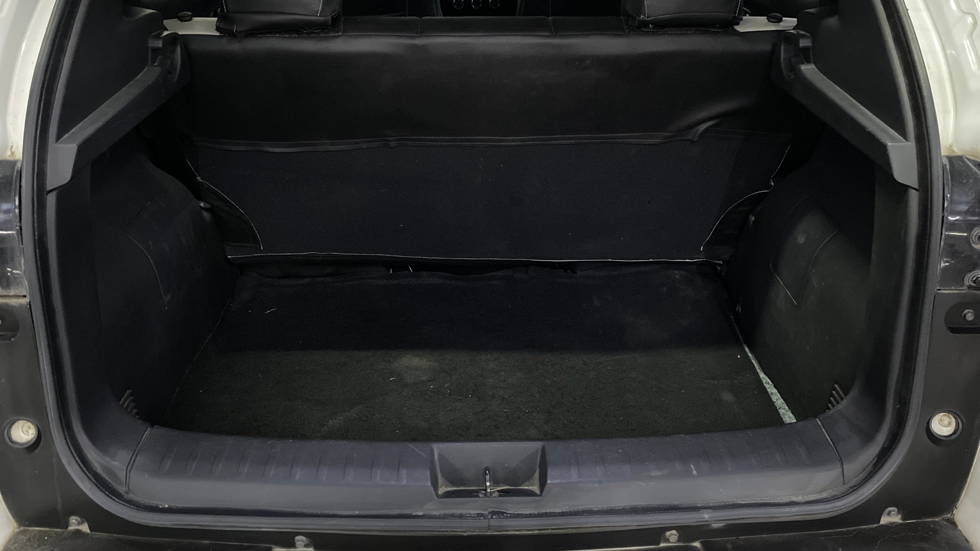 View 2023 Nissan Magnite XE Image 6 Used 2023 Nissan Magnite XE Image 6