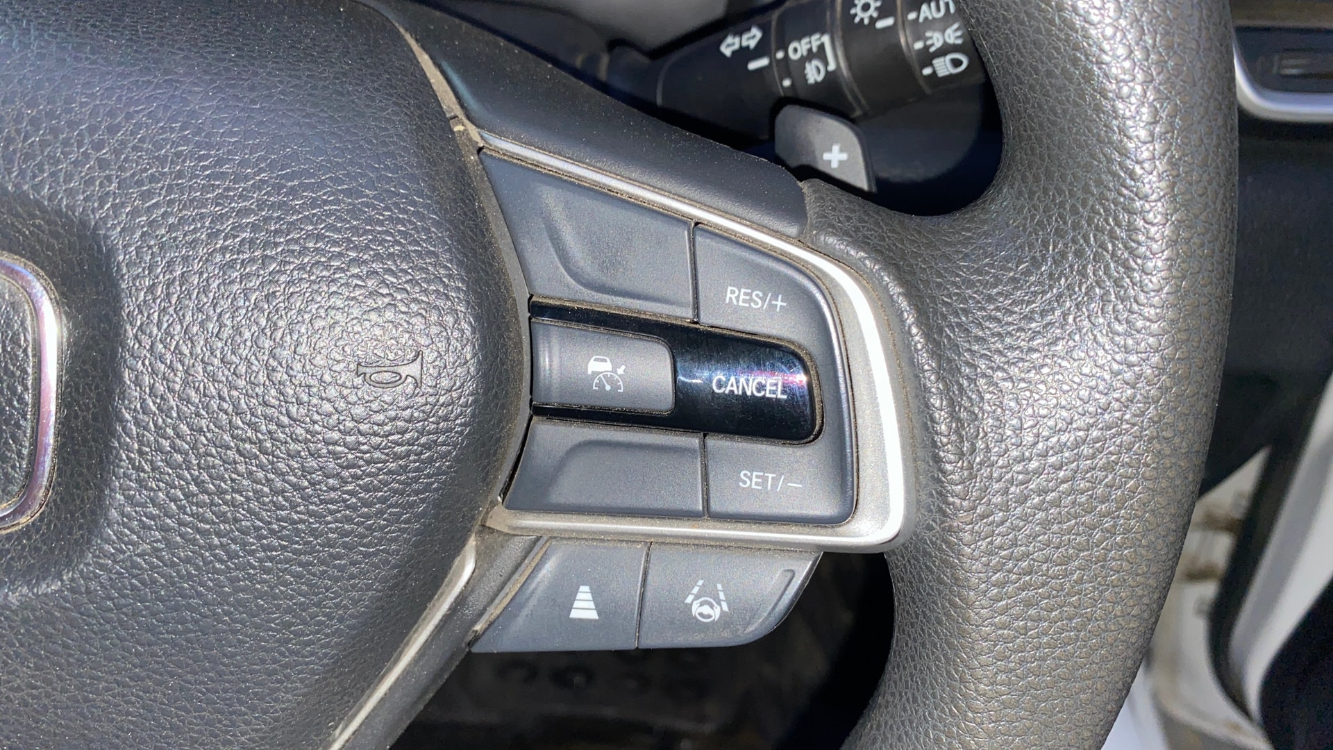 View 2023 Honda City ZX MT Diesel Anniversary Edition Image 3 Used 2023 Honda City ZX MT Diesel Anniversary Edition Image 3