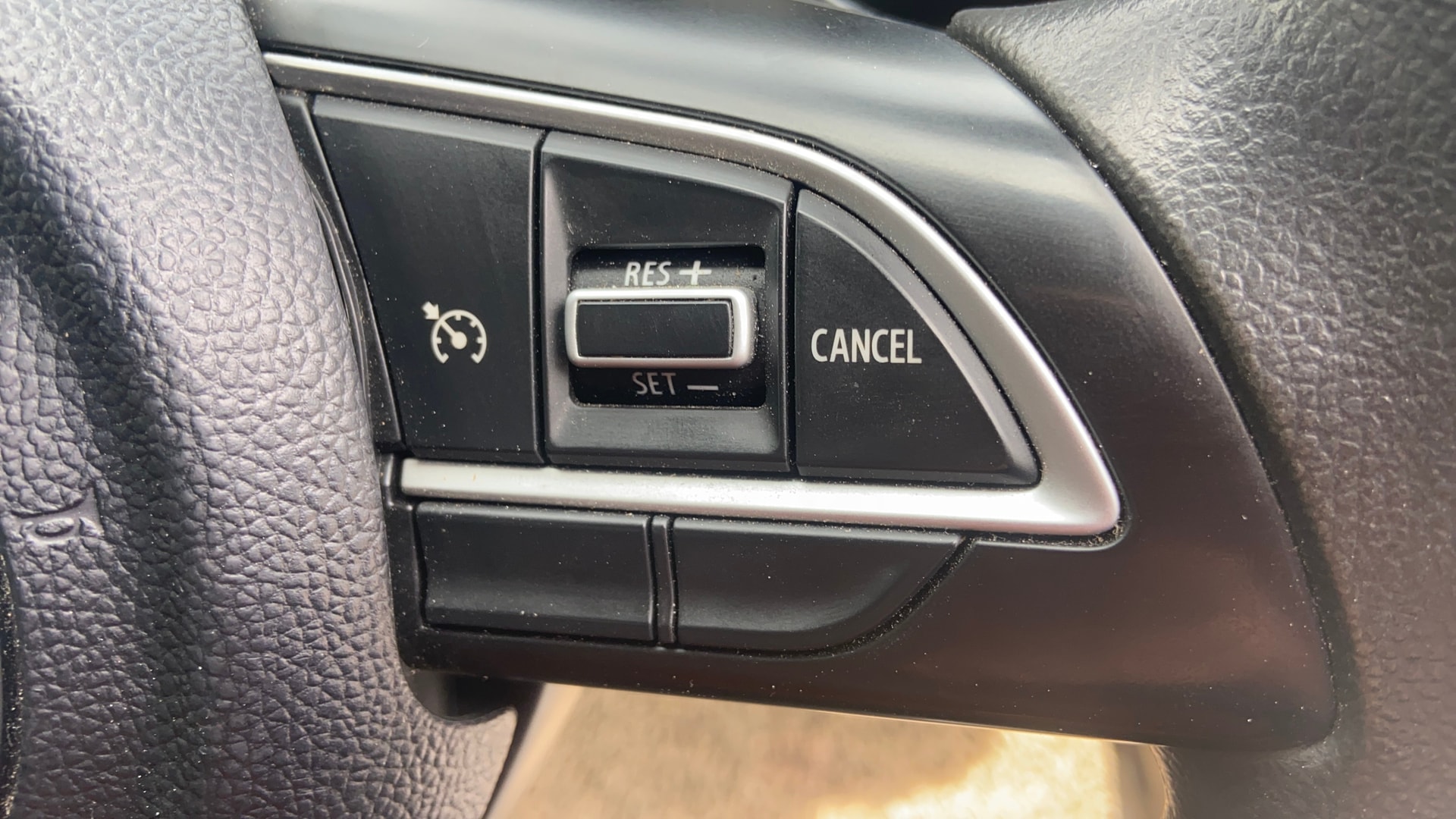 View 2024 Toyota Urban Cruiser Hyryder S AT 2WD NEODRIVE Image 3 Used 2024 Toyota Urban Cruiser Hyryder S AT 2WD NEODRIVE Image 3