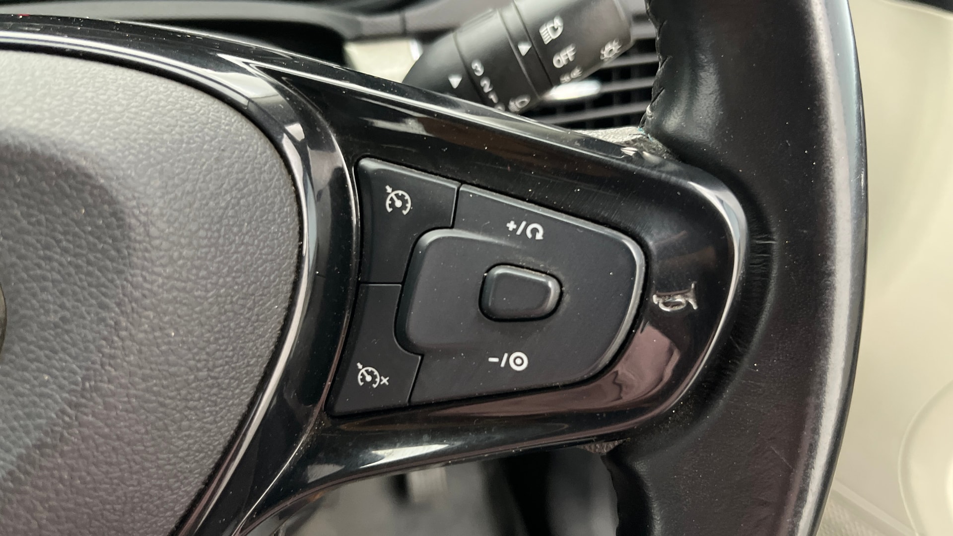 View 2021 Tata Nexon Revotron XE Image 3 Used 2021 Tata Nexon Revotron XE Image 3