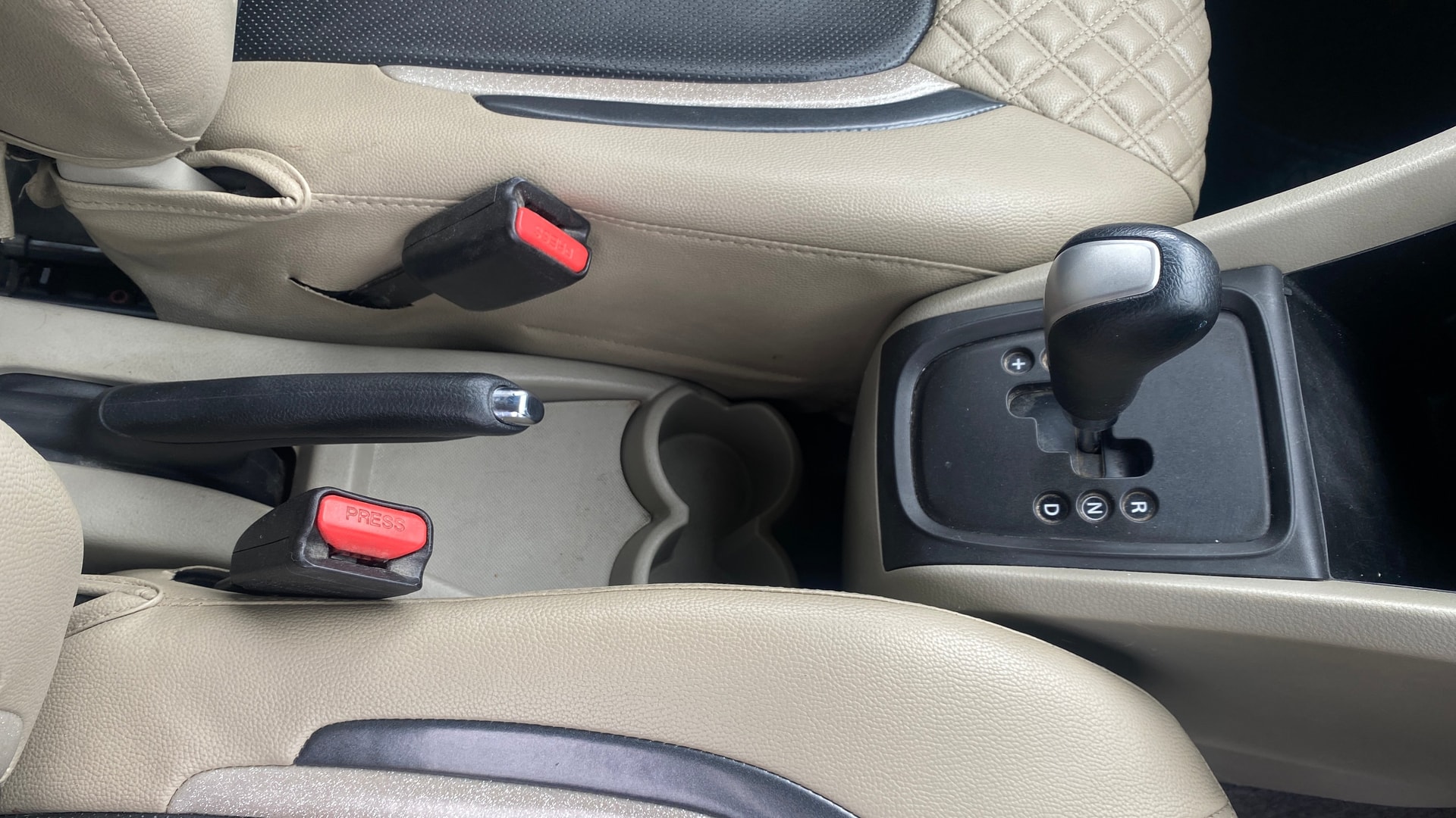 View 2017 Maruti Suzuki 1000 Base Variant Image 37 Used 2017 Maruti Suzuki 1000 Base Variant Image 37