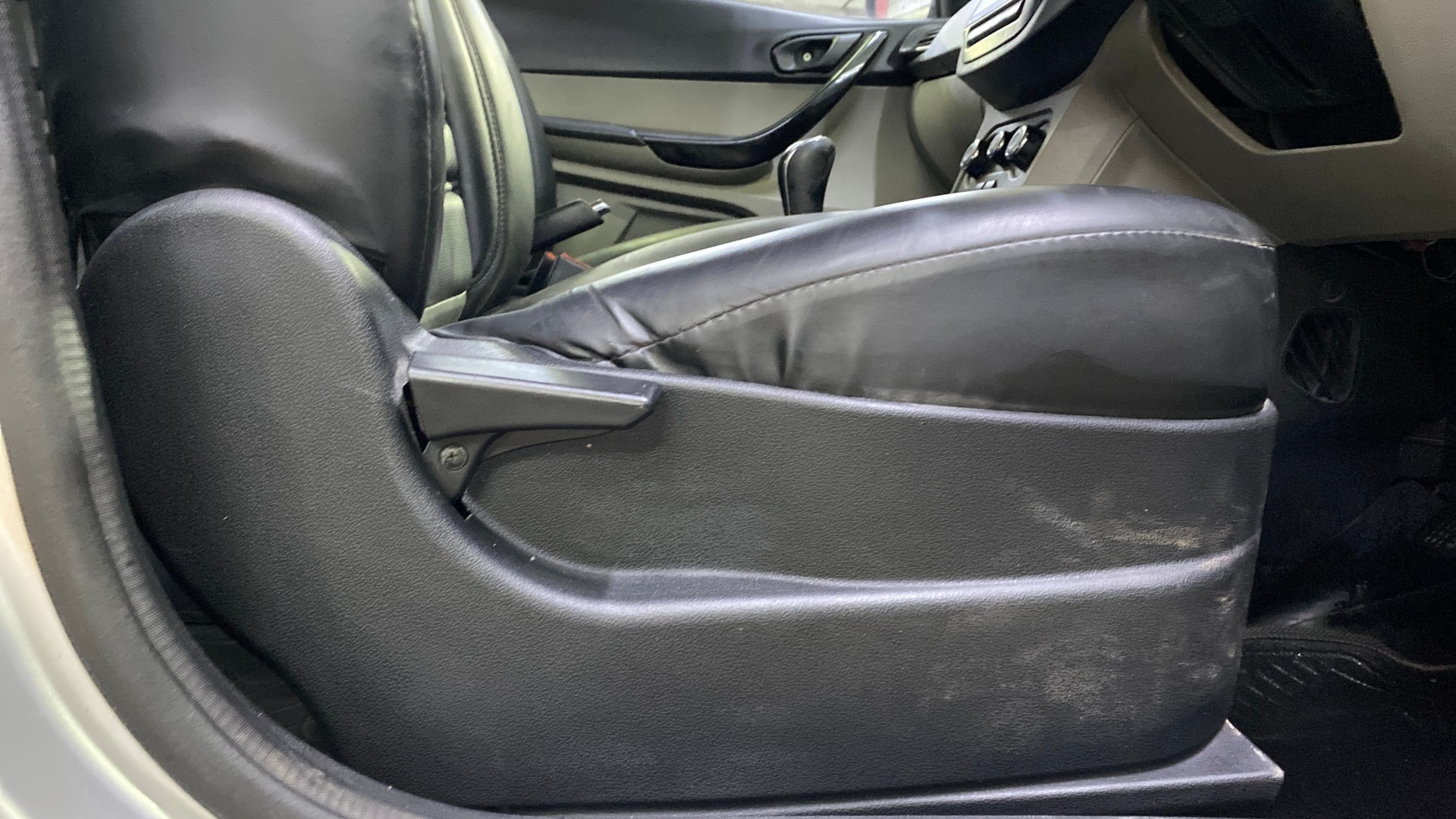 View 2016 Tata Tiago Revotorq XB Image 12 Used 2016 Tata Tiago Revotorq XB Image 12