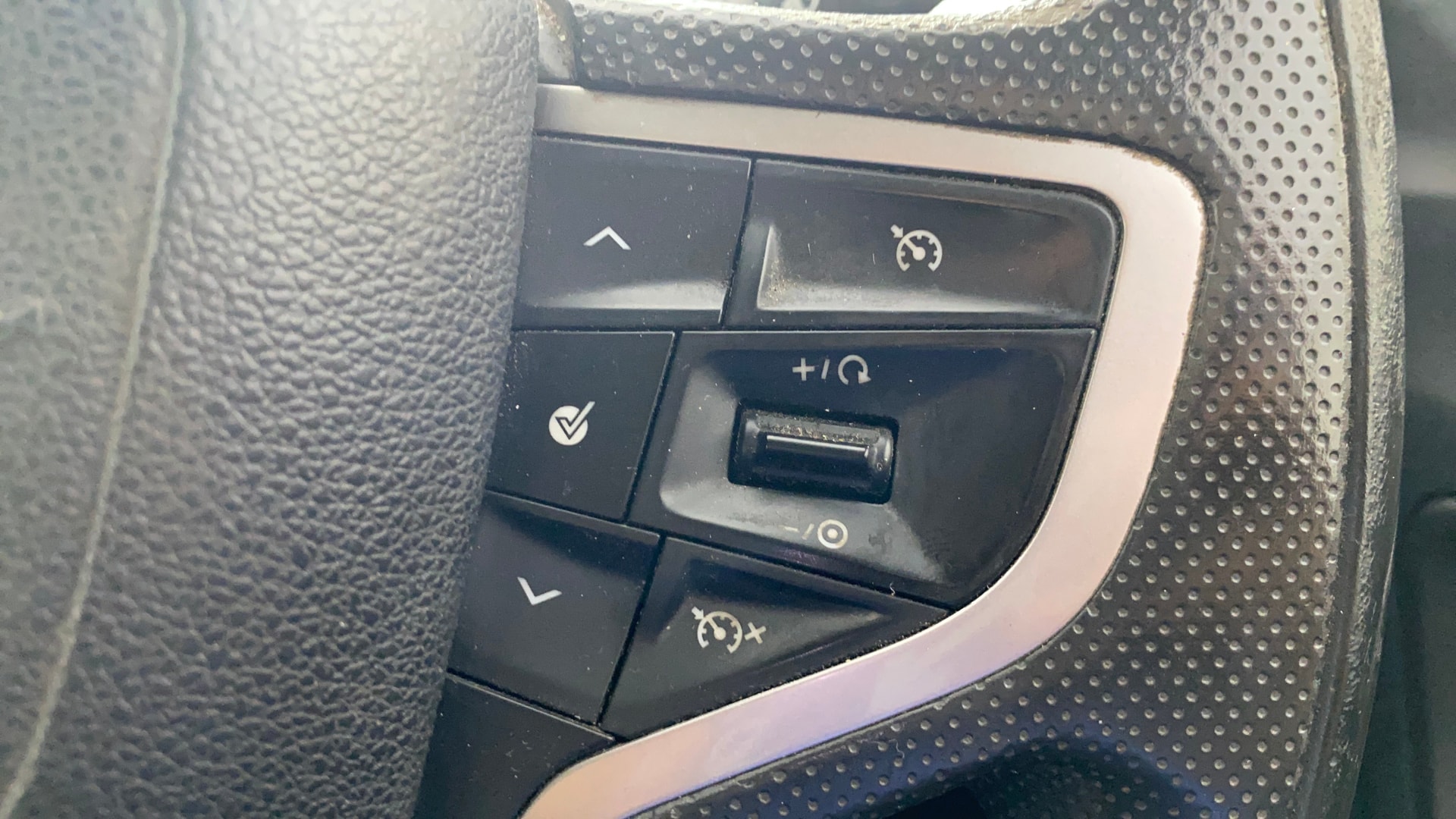 View 2019 Tata Harrier XE Image 3 Used 2019 Tata Harrier XE Image 3