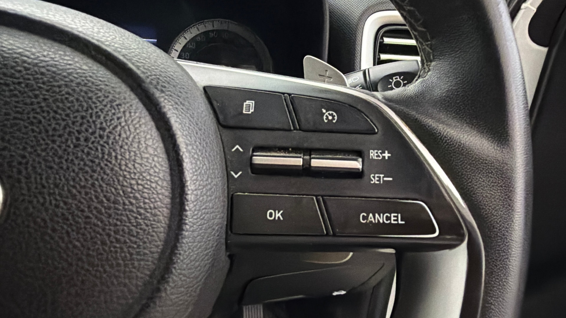 View 2021 Hyundai Venue SX Plus 1.0 Petrol AT Image 3 Used 2021 Hyundai Venue SX Plus 1.0 Petrol AT Image 3