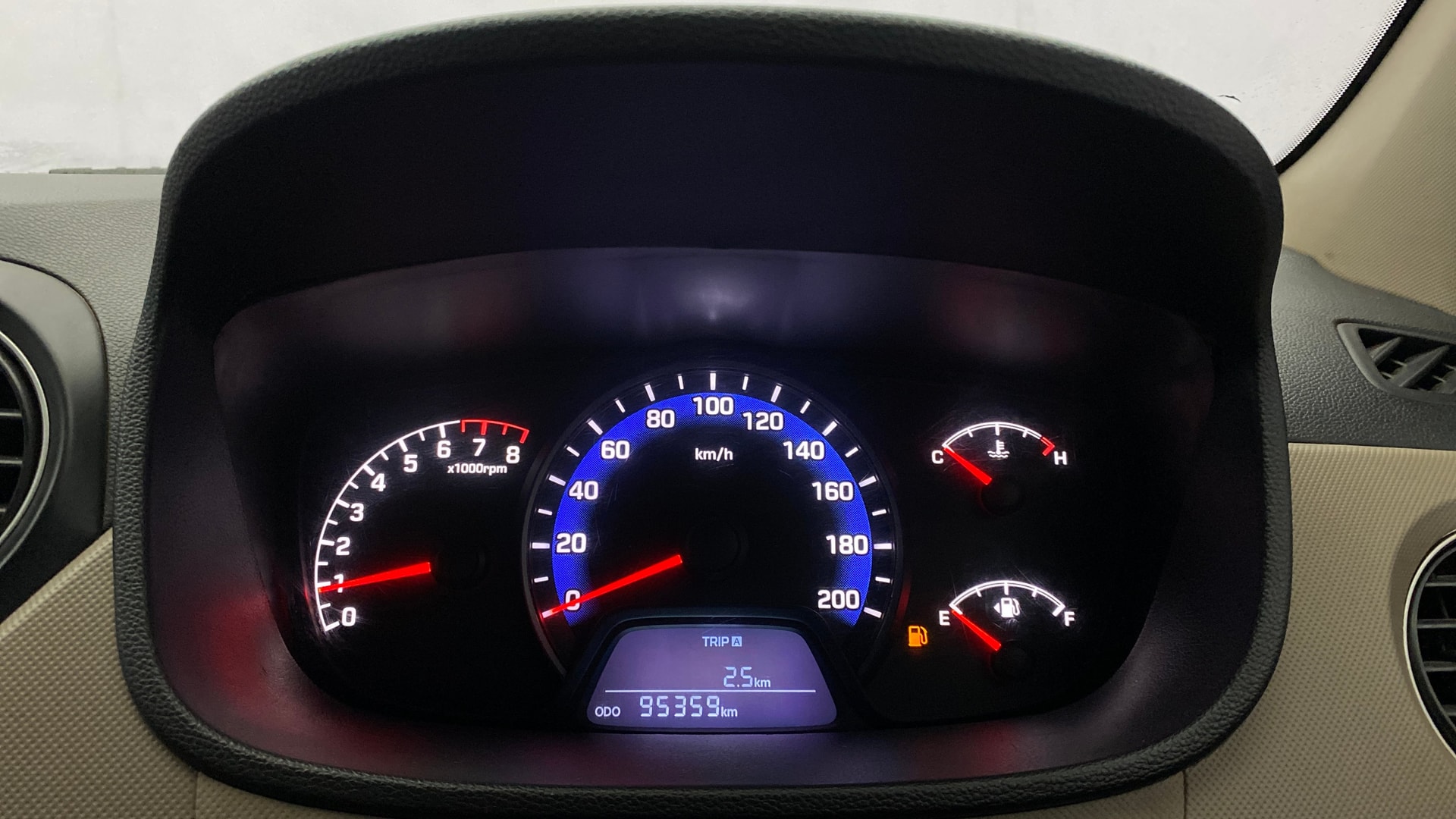 View 2014 Hyundai Xcent E Petrol Image 33 Used 2014 Hyundai Xcent E Petrol Image 33