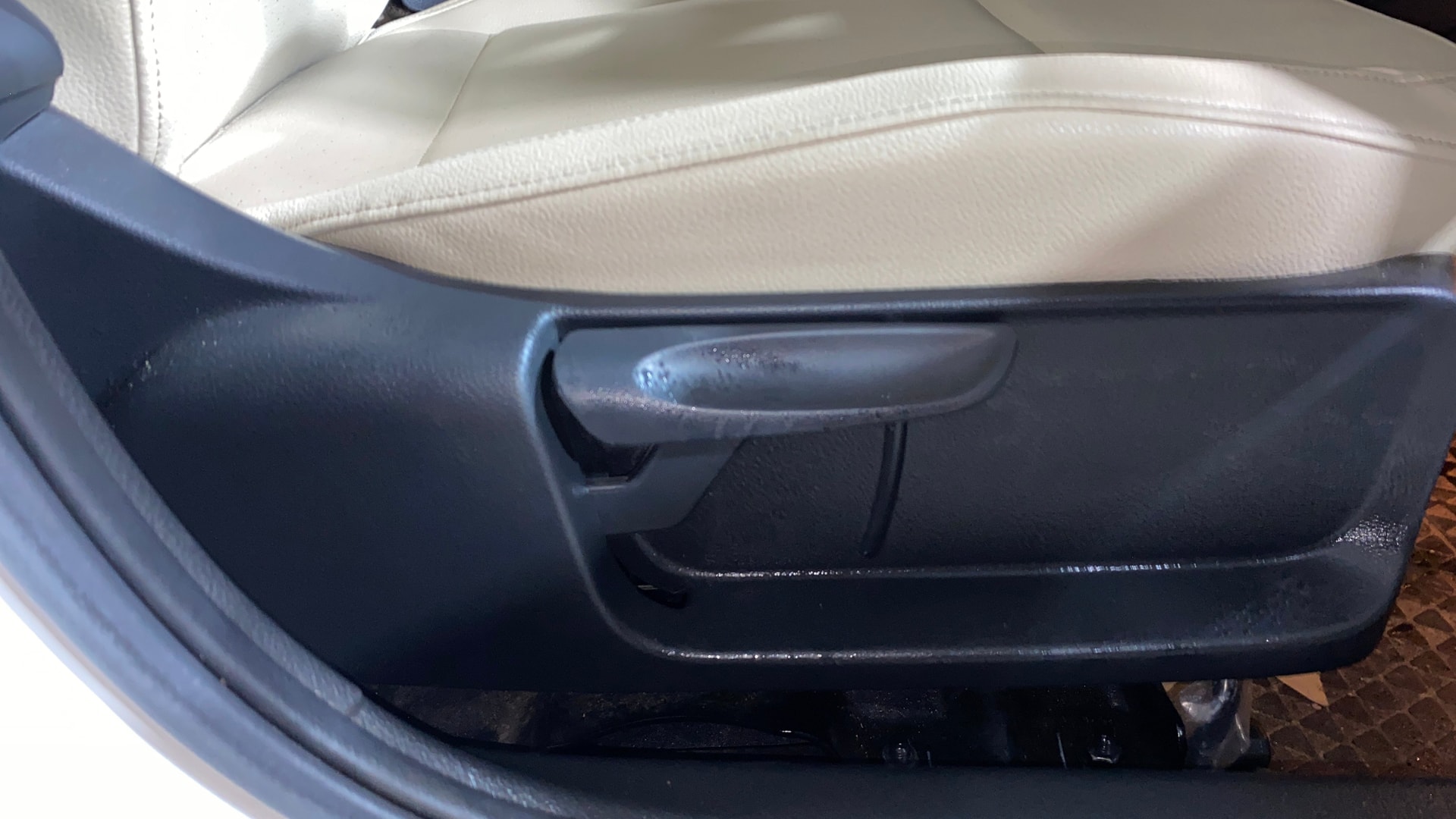 View 2019 Skoda Rapid 1.6 MPI Style Petrol AT BS IV Image 18 Used 2019 Skoda Rapid 1.6 MPI Style Petrol AT BS IV Image 18