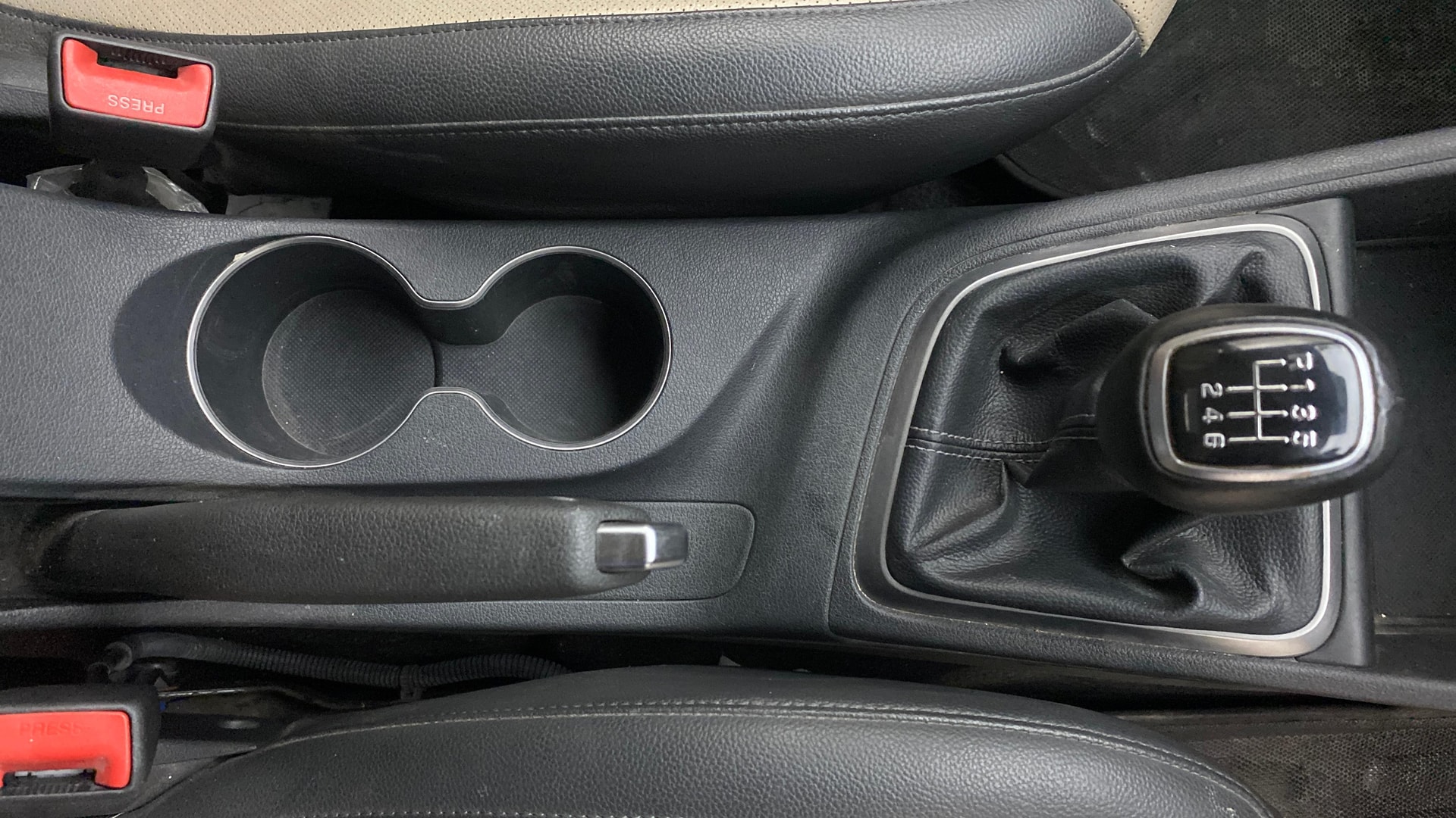 View 2017 Hyundai Verna 1.6 VTVT SX (O) Image 41 Used 2017 Hyundai Verna 1.6 VTVT SX (O) Image 41