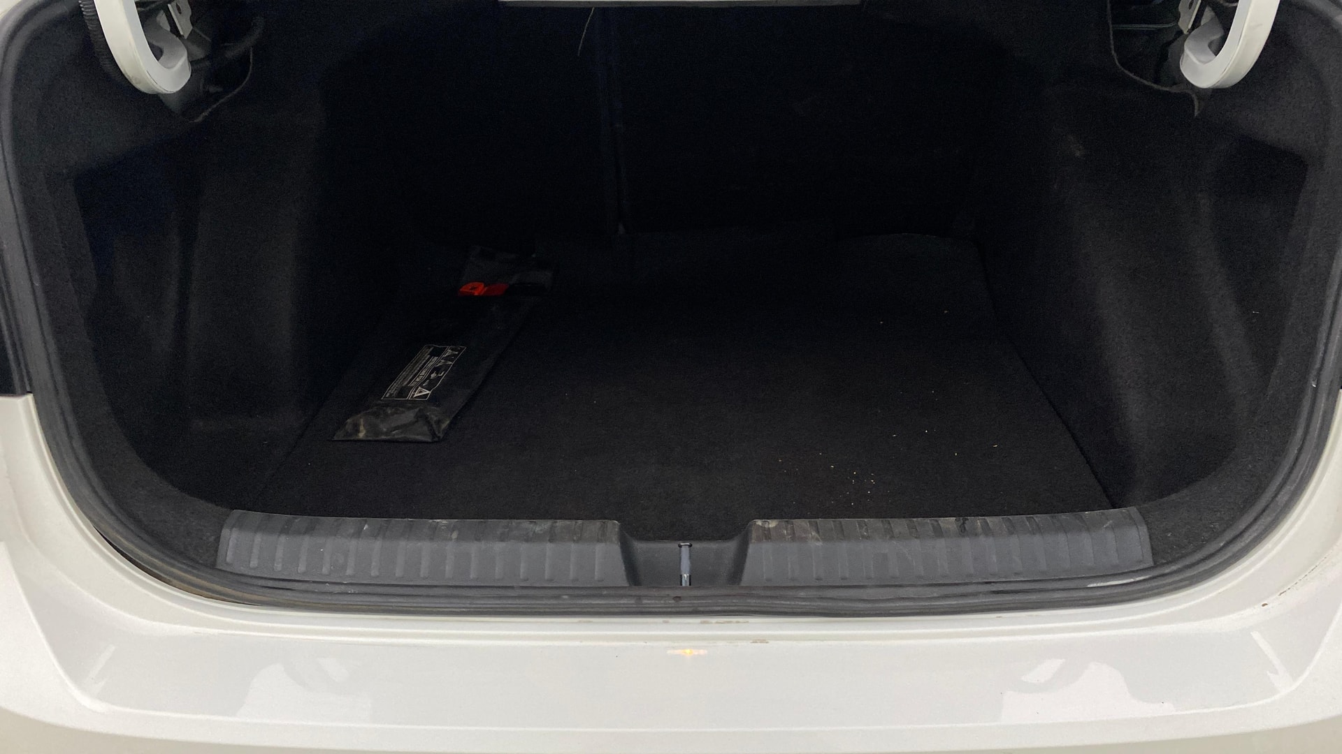 View 2023 Volkswagen Virtus Topline 1.0 TSI MT Image 11 Used 2023 Volkswagen Virtus Topline 1.0 TSI MT Image 11