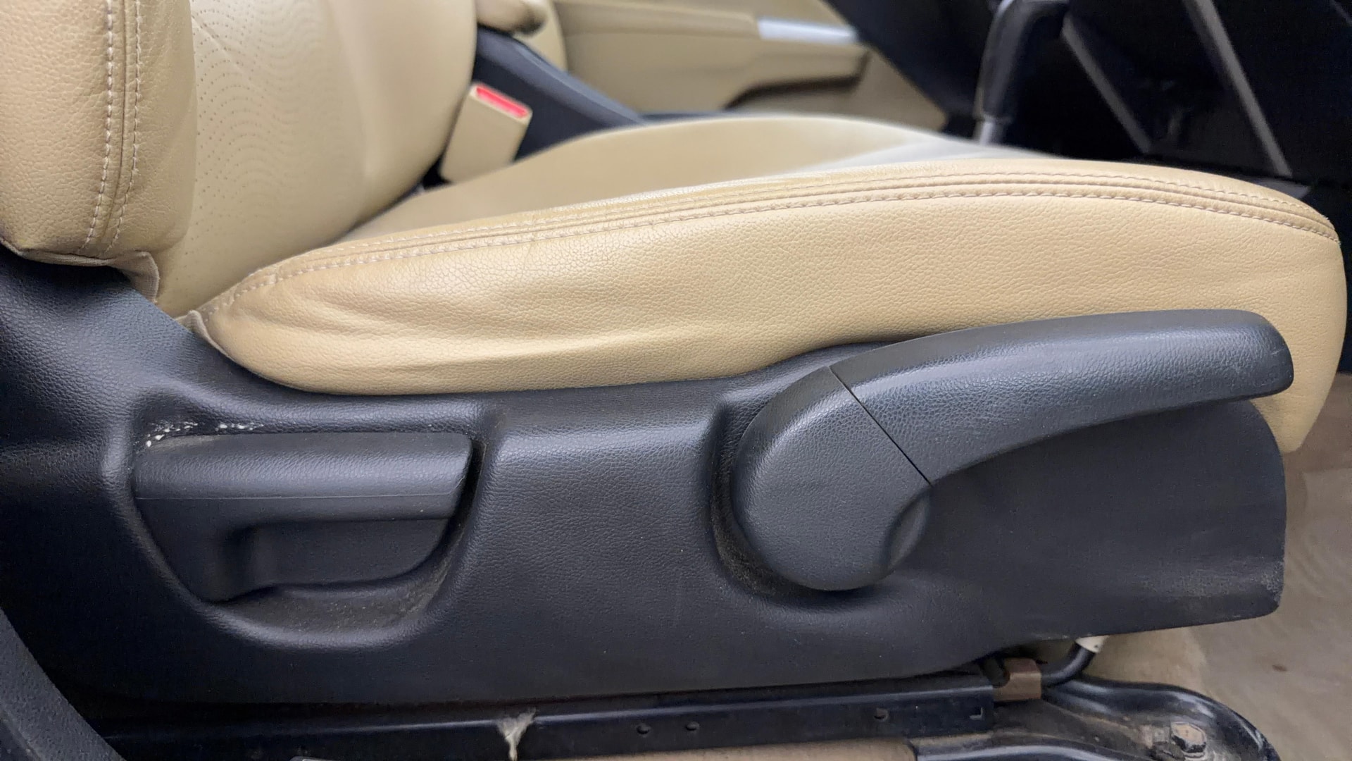 View 2017 Honda City ZX MT Diesel Anniversary Edition Image 11 Used 2017 Honda City ZX MT Diesel Anniversary Edition Image 11