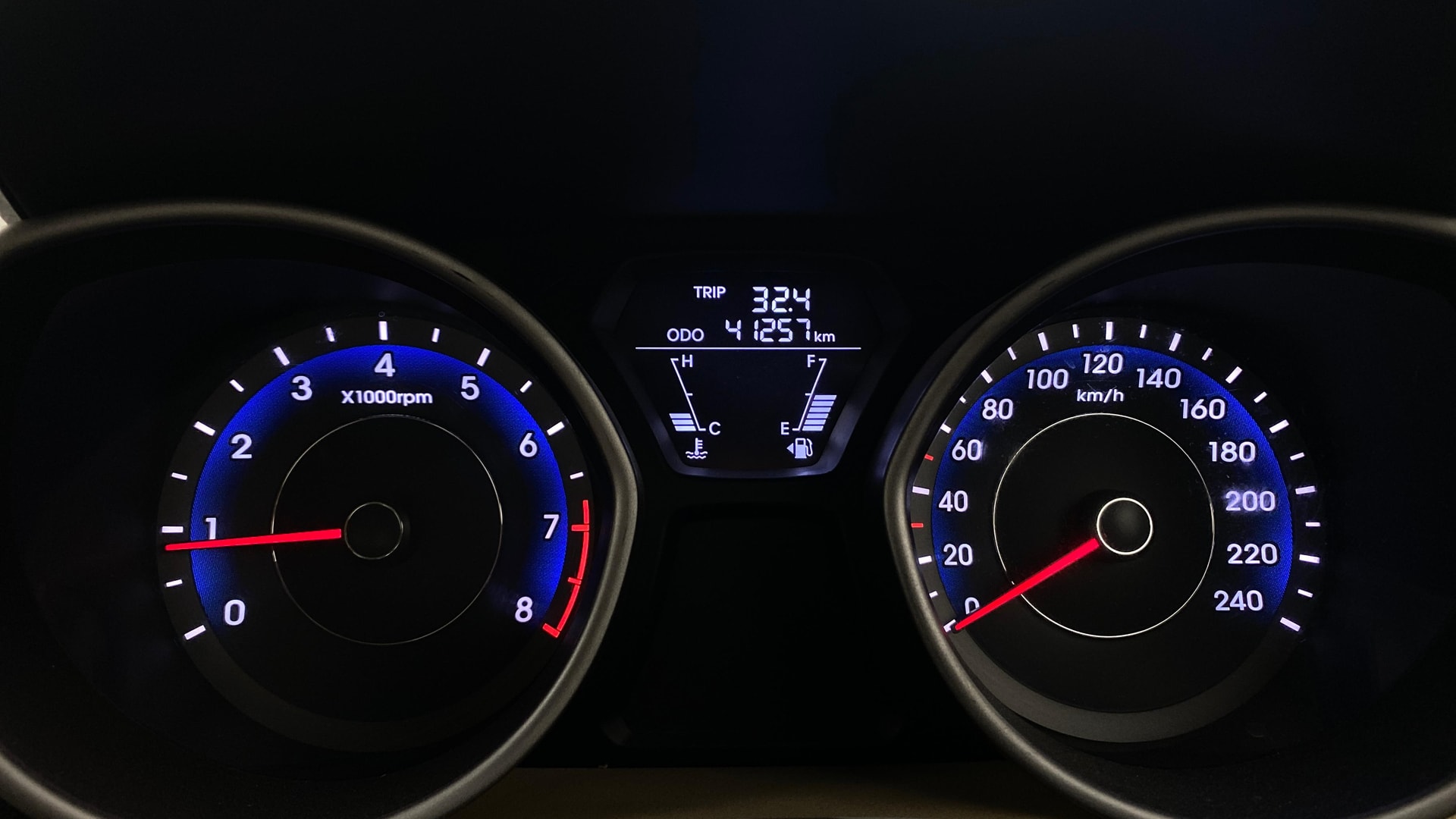 View 2013 Hyundai Elantra 1.6 CRDi S Image 36 Used 2013 Hyundai Elantra 1.6 CRDi S Image 36