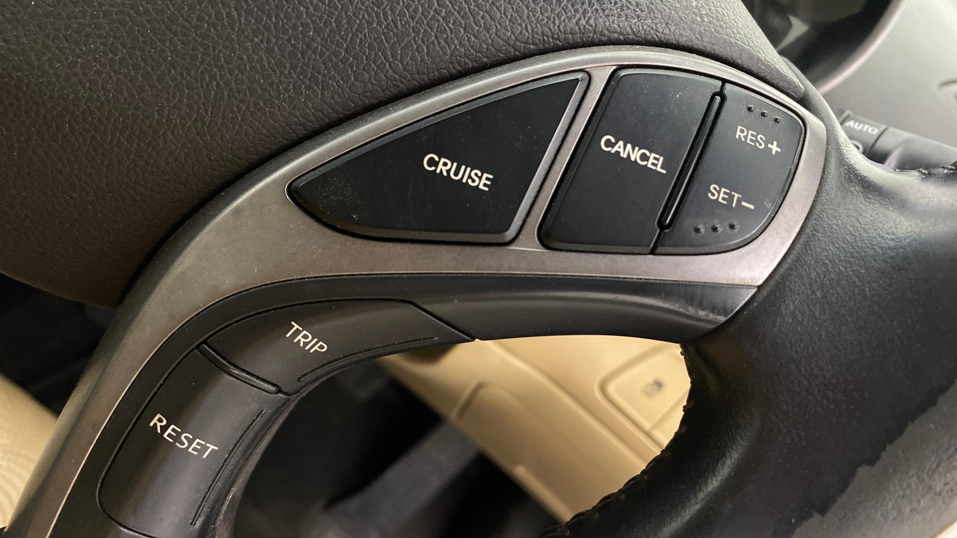 View 2013 Hyundai Elantra 1.6 CRDi S Image 3 Used 2013 Hyundai Elantra 1.6 CRDi S Image 3