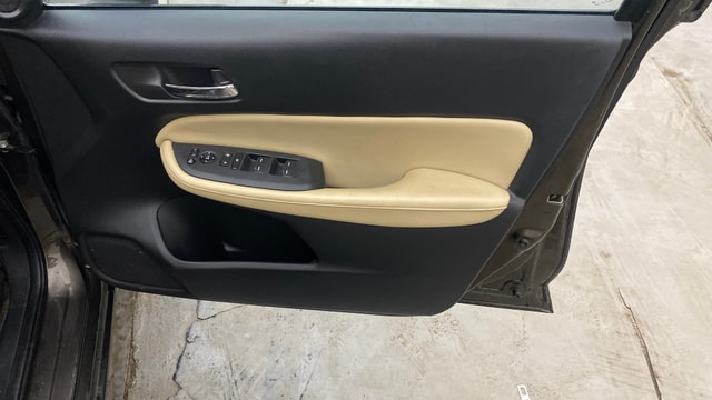 View Honda City ZX Image 35 Used Honda City ZX Image 35
