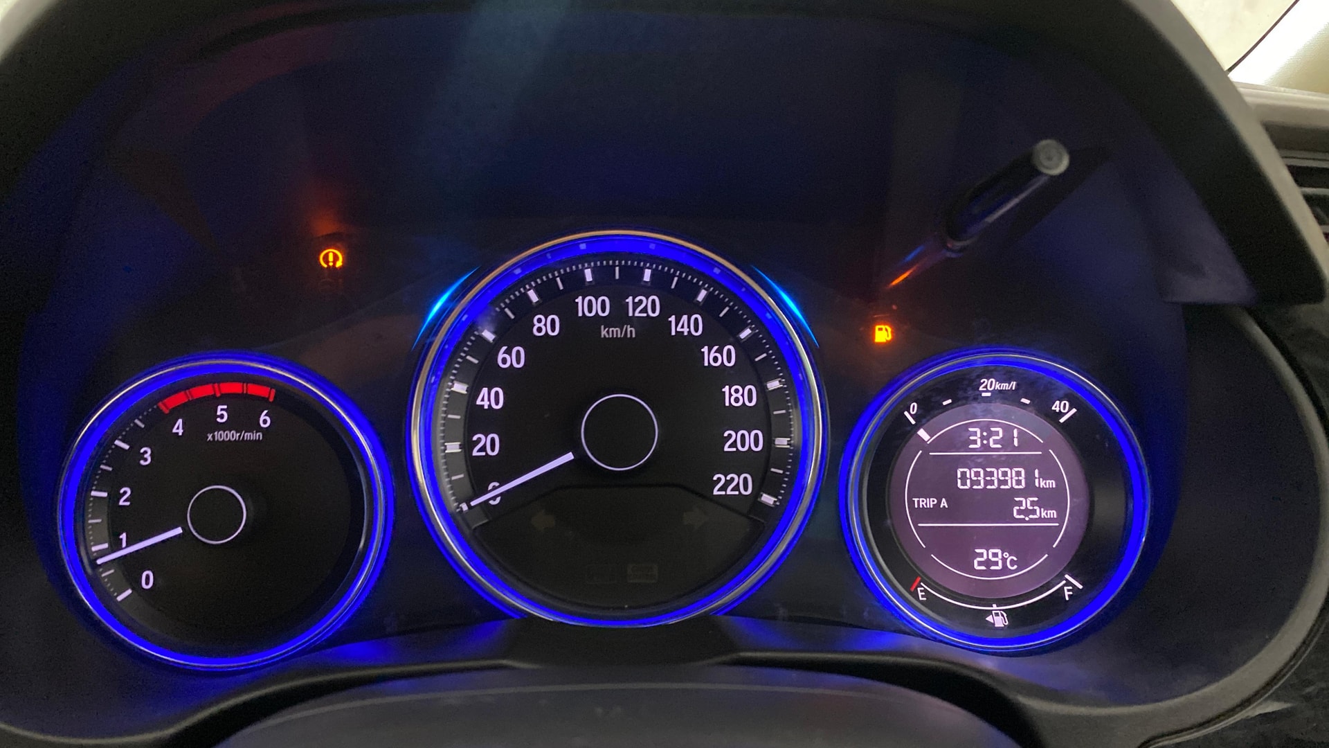 View 2015 Honda City ZX MT Diesel Anniversary Edition Image 37 Used 2015 Honda City ZX MT Diesel Anniversary Edition Image 37