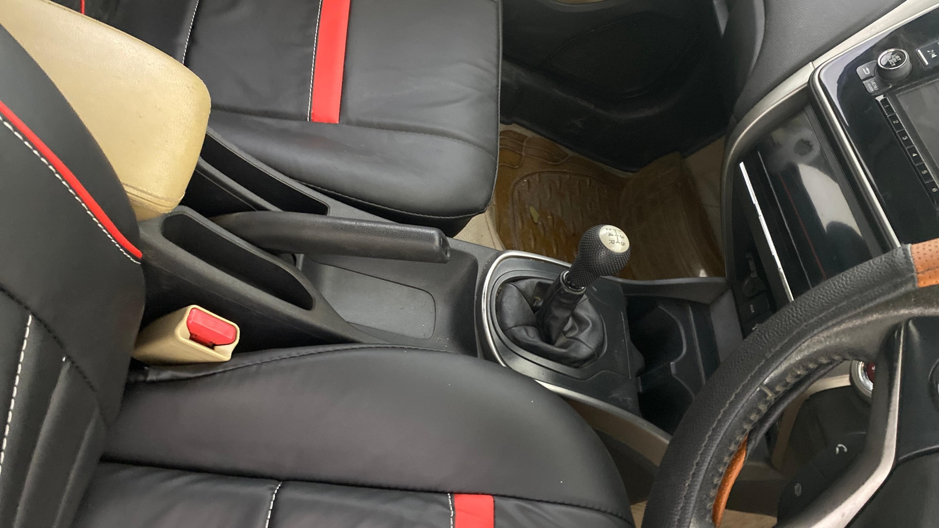 View 2015 Honda City ZX MT Diesel Anniversary Edition Image 41 Used 2015 Honda City ZX MT Diesel Anniversary Edition Image 41