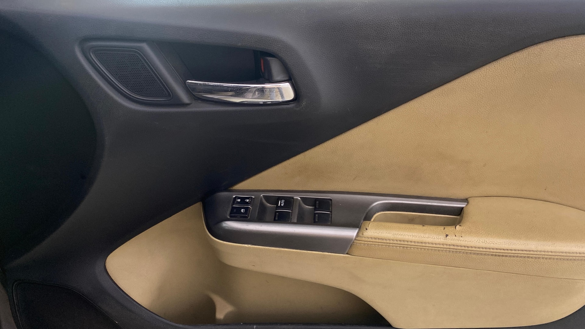 View 2015 Honda City ZX MT Diesel Anniversary Edition Image 35 Used 2015 Honda City ZX MT Diesel Anniversary Edition Image 35