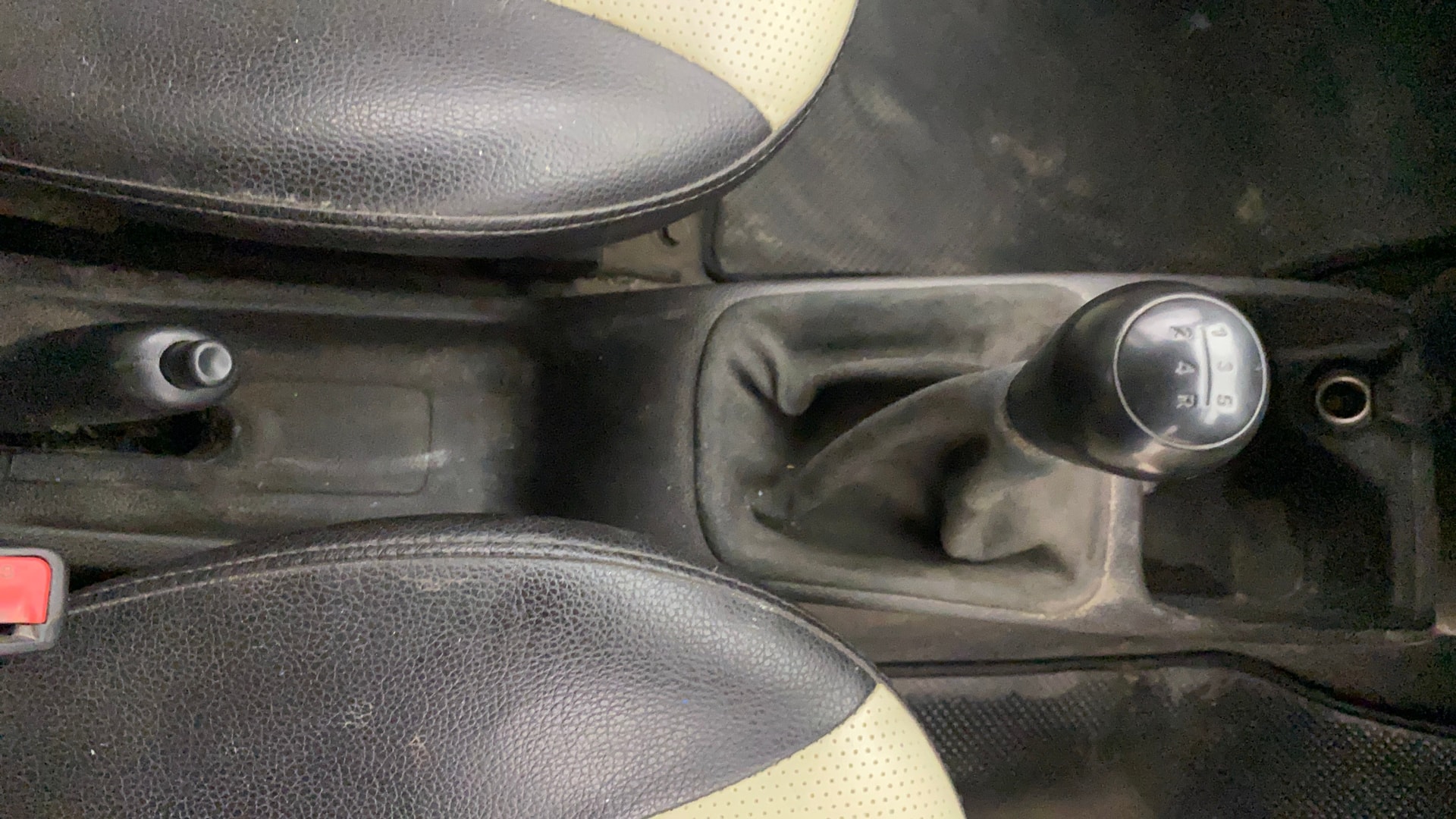 View 2015 Hyundai EON D-Lite Plus Image 37 Used 2015 Hyundai EON D-Lite Plus Image 37