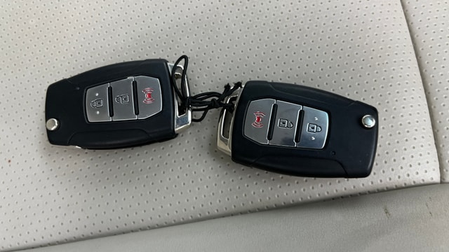 View Mahindra XUV300 Image 19 Used Mahindra XUV300 Image 19