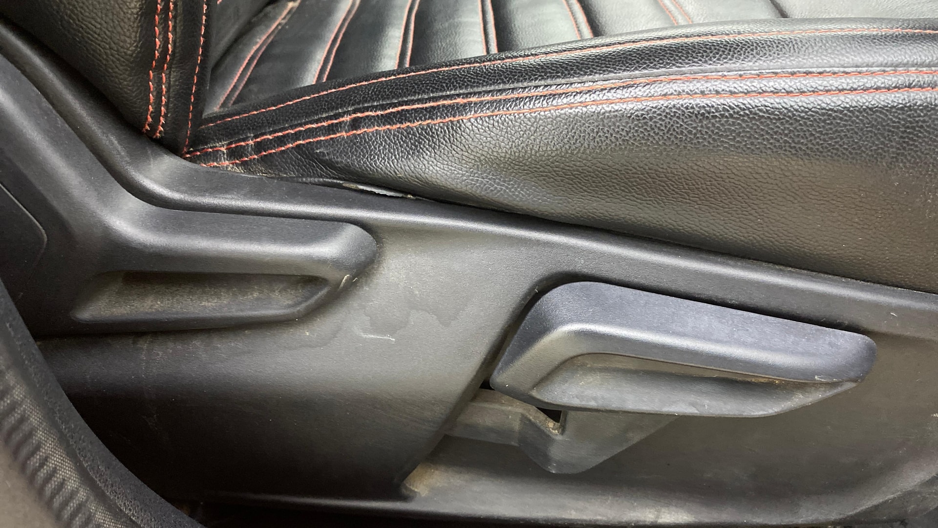 View 2020 Tata Tiago Revotorq XB Image 10 Used 2020 Tata Tiago Revotorq XB Image 10