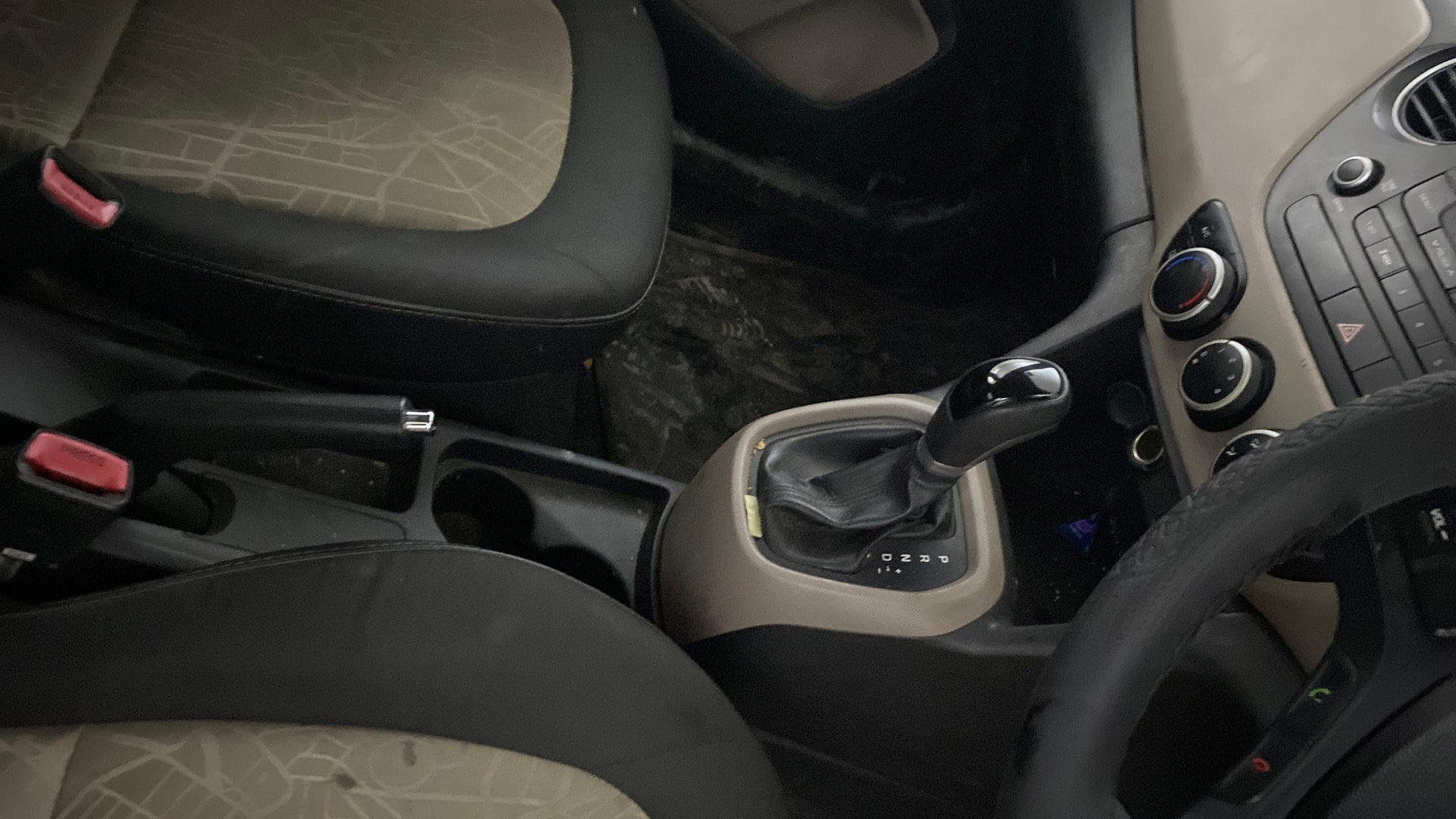 View 2015 Hyundai Grand i10 Asta AT 1.2 Kappa VTVT Image 38 Used 2015 Hyundai Grand i10 Asta AT 1.2 Kappa VTVT Image 38
