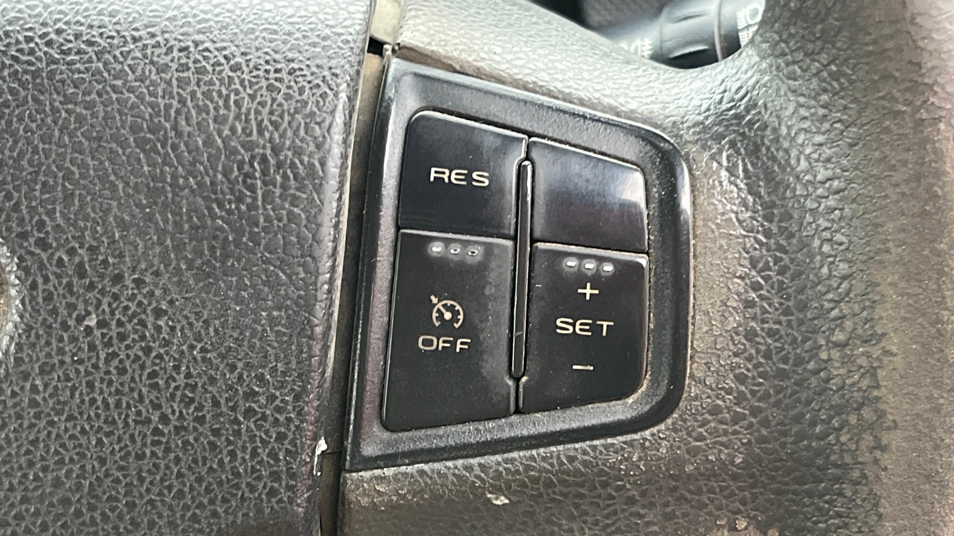 View 2021 Mahindra Bolero Neo N10 (R) Image 3 Used 2021 Mahindra Bolero Neo N10 (R) Image 3