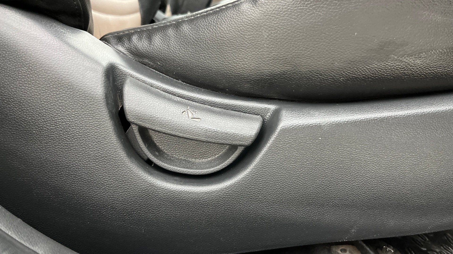 View 2017 Hyundai Grand i10 Sportz 1.2 Kappa Image 19 Used 2017 Hyundai Grand i10 Sportz 1.2 Kappa Image 19