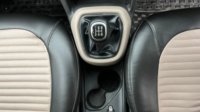View Hyundai Grand i10 Image 38 Used Hyundai Grand i10 Image 38