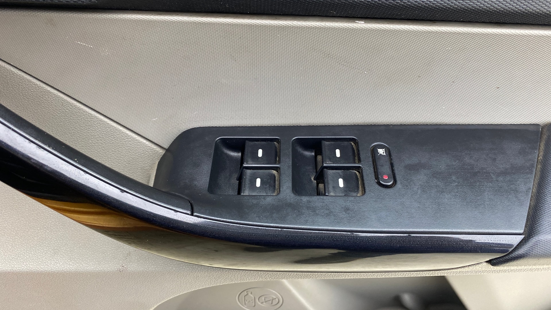 View 2016 Tata Tiago Revotorq XB Image 32 Used 2016 Tata Tiago Revotorq XB Image 32