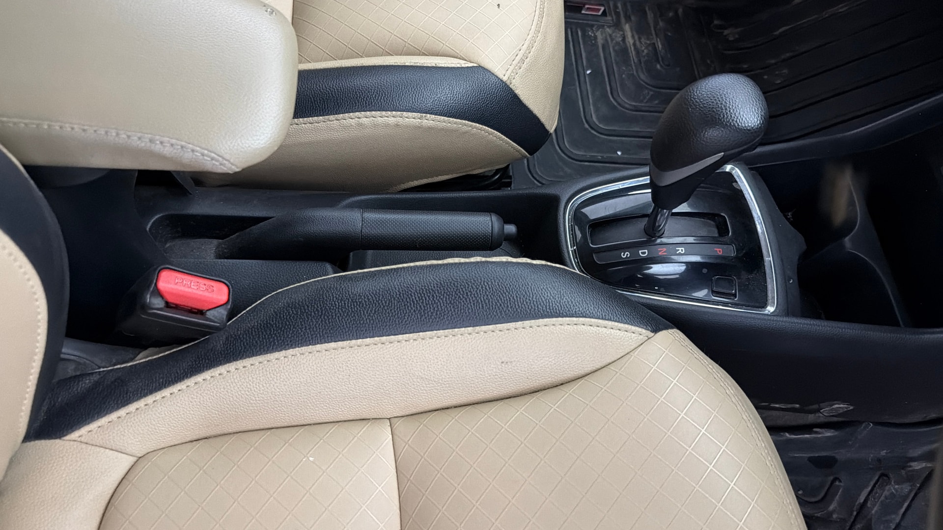 View 2022 Honda Amaze E MT Petrol BS IV Image 39 Used 2022 Honda Amaze E MT Petrol BS IV Image 39