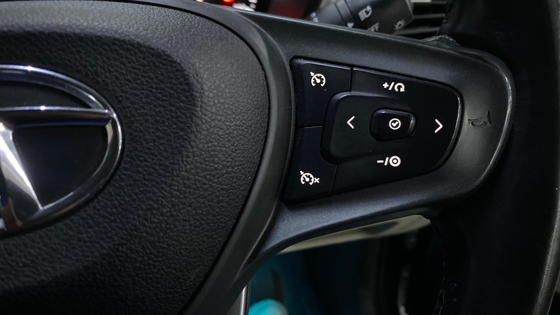 View 2021 Tata Altroz XZ Petrol Image 3 Used 2021 Tata Altroz XZ Petrol Image 3
