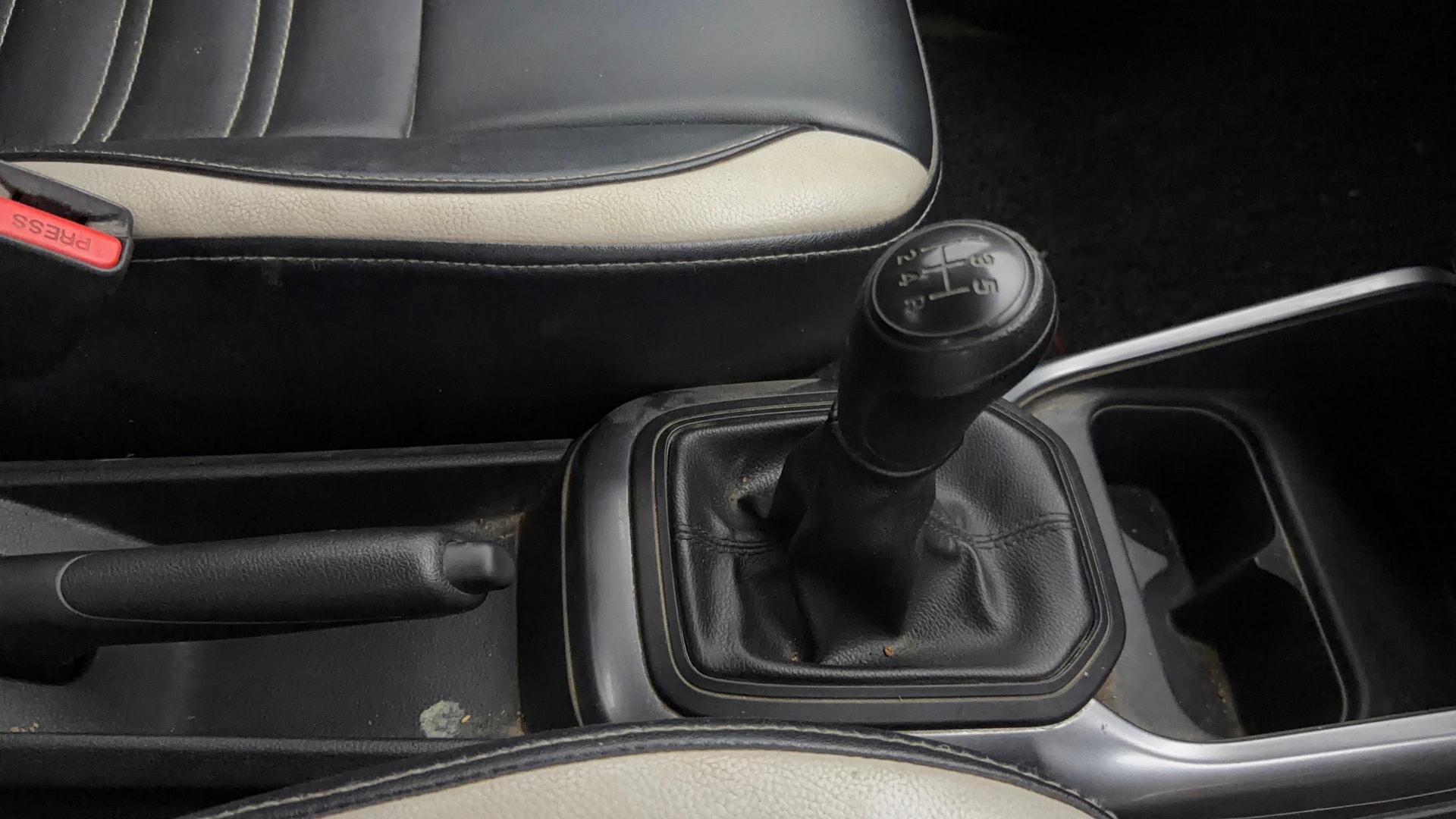 View 2023 Maruti Suzuki 1000 Base Variant Image 38 Used 2023 Maruti Suzuki 1000 Base Variant Image 38