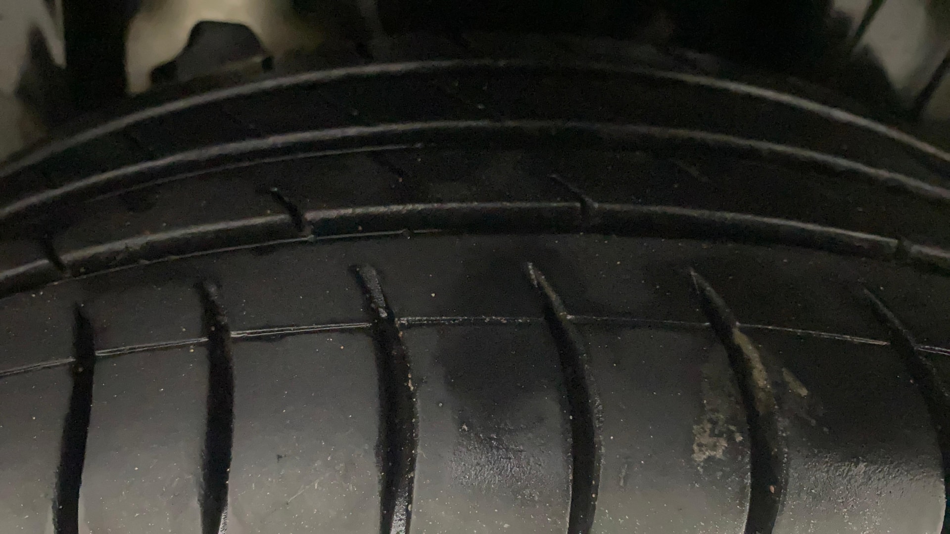 View 2019 Mahindra XUV300 W4 Petrol BS IV Image 19 Used 2019 Mahindra XUV300 W4 Petrol BS IV Image 19