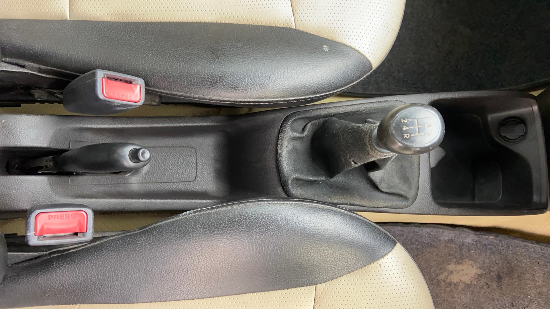 View 2016 Hyundai EON Era Plus Image 38 Used 2016 Hyundai EON Era Plus Image 38