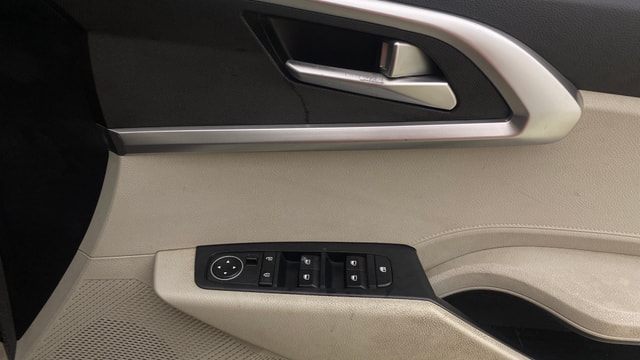View Kia Carens Image 34 Used Kia Carens Image 34