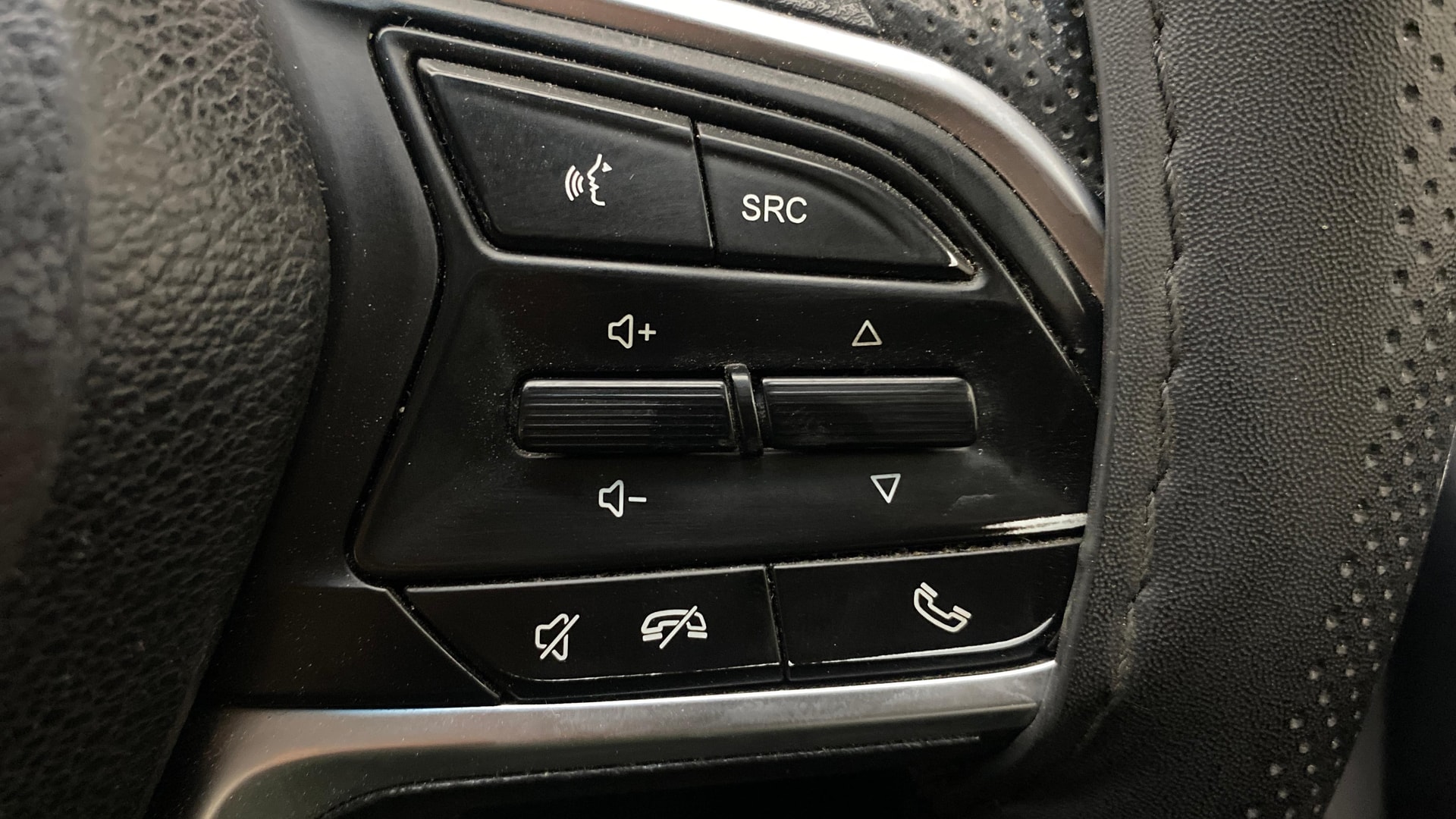 View 2020 MG Hector Sharp Petrol BS IV Image 3 Used 2020 MG Hector Sharp Petrol BS IV Image 3