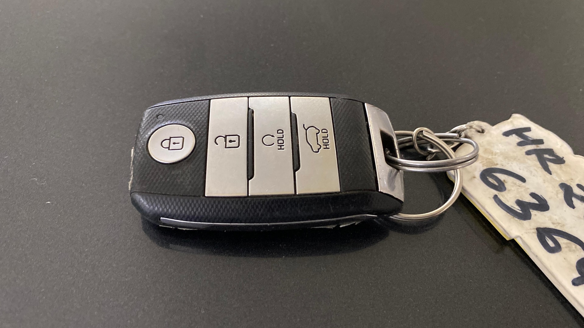 View 2023 Kia Carens Luxury Plus 1.5 Turbo Petrol DCT 7 STR Image 20 Used 2023 Kia Carens Luxury Plus 1.5 Turbo Petrol DCT 7 STR Image 20