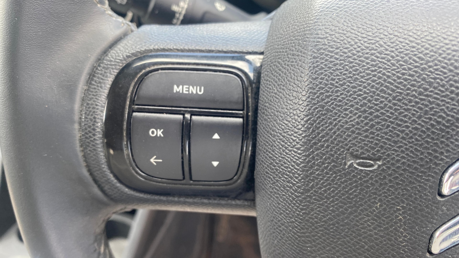 View 2023 Citroen C3 Aircross Max 1.2T 5 STR Image 3 Used 2023 Citroen C3 Aircross Max 1.2T 5 STR Image 3